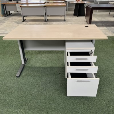 โต๊ะทำงาน