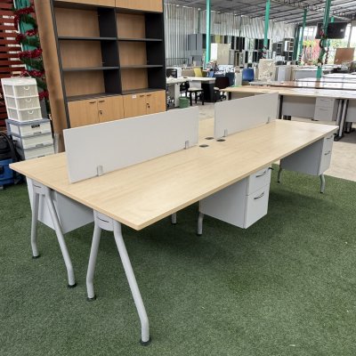 โต๊ะทำงานกลุ่ม 4 ที่นั่ง