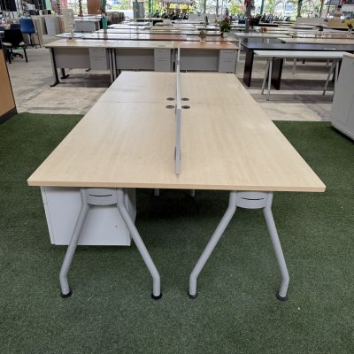 โต๊ะทำงานกลุ่ม 4 ที่นั่ง