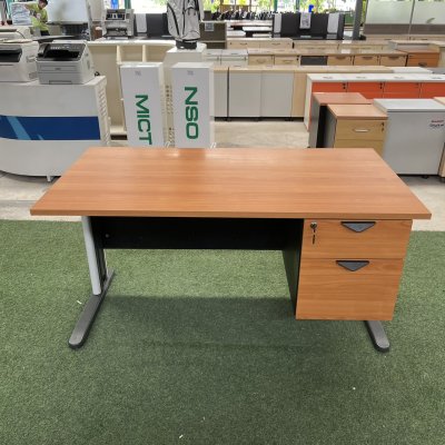 โต๊ะทำงานมีลิ้นชัก