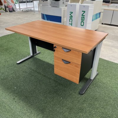 โต๊ะทำงานมีลิ้นชัก