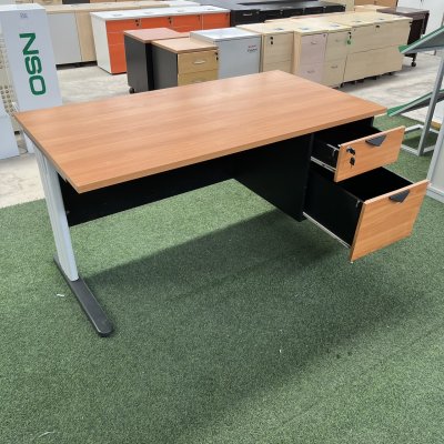 โต๊ะทำงานมีลิ้นชัก