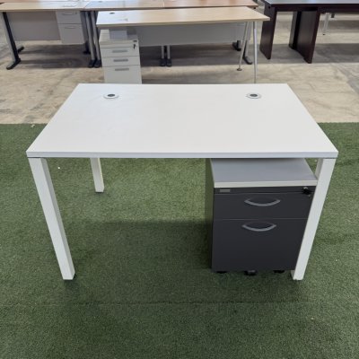 โต๊ะทำงานพร้อมตู้ลิ้นชักใต็โต๊ะ