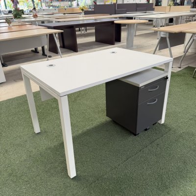 โต๊ะทำงานพร้อมตู้ลิ้นชักใต็โต๊ะ