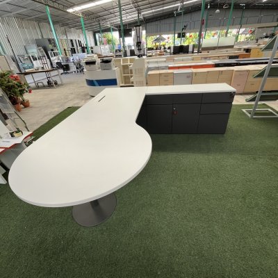 โต๊ะทำงานผู้บริหารทรง L (สีขาว)