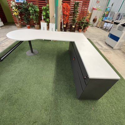 โต๊ะทำงานผู้บริหารทรง L (สีขาว)