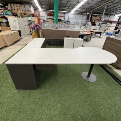 โต๊ะทำงานผู้บริหารทรง L (สีขาว)