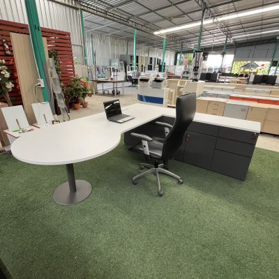 โต๊ะทำงานผู้บริหารทรง L (สีขาว)