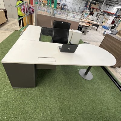 โต๊ะทำงานผู้บริหารทรง L (สีขาว)