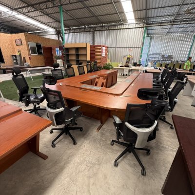 โต๊ะประชุม 23 ที่นั่ง