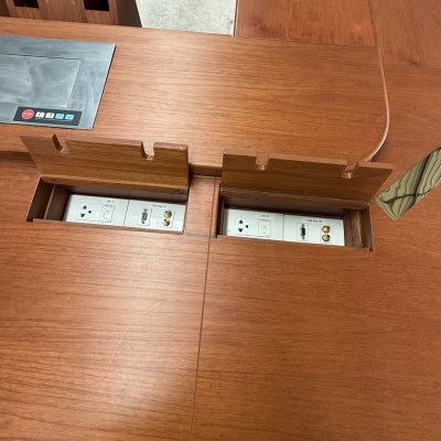 โต๊ะประชุม 23 ที่นั่ง