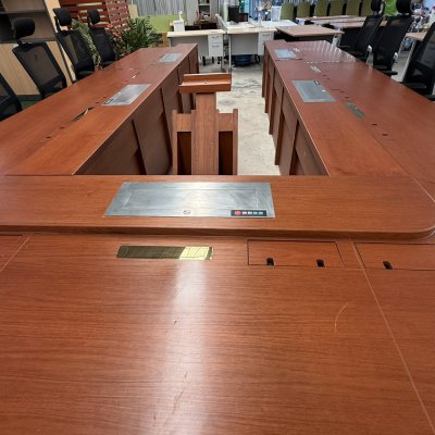 โต๊ะประชุม 23 ที่นั่ง