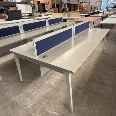 โต๊ะทำงานกลุ่ม 4 ที่นั่ง