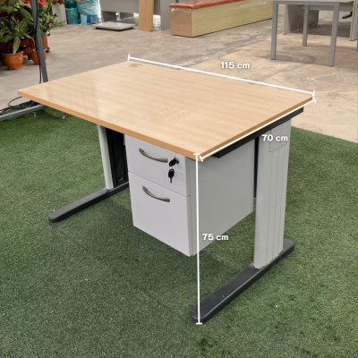 โต๊ะทำงาน