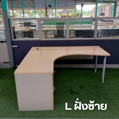 โต๊ะผู้บริหารทรง L พร้อมตู้เอกสารข้างโต๊ะ