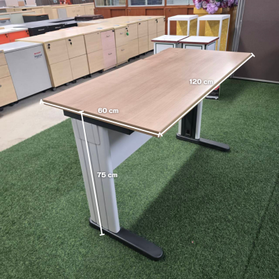 โต๊ะทำงาน