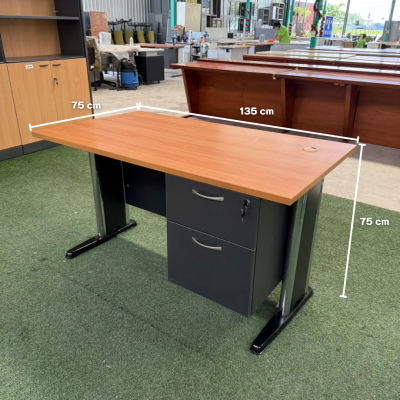 โต๊ะทำงานมีลิ้นชัก