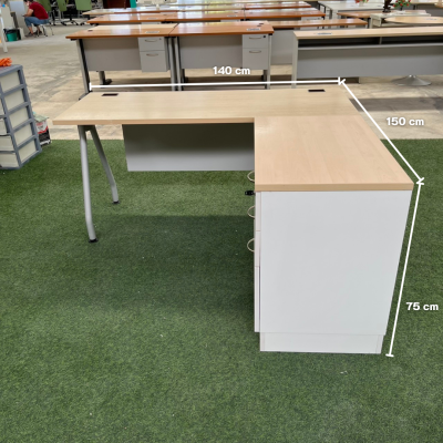 โต๊ะทำงานทรง L