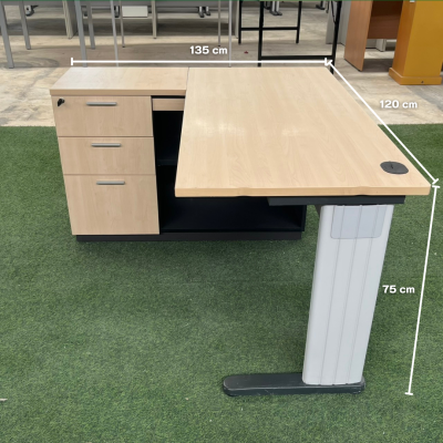 โต๊ะทำงานทรง L