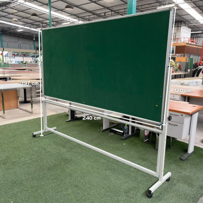 กระดานกำมะหยี่ติดป้ายประกาศ