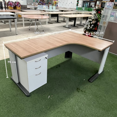 โต๊ะทำงานทรง L