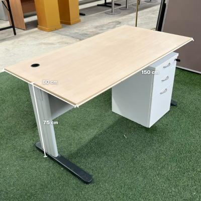 โต๊ะทำงาน