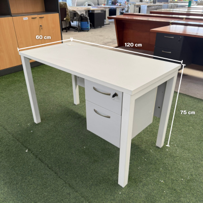 โต๊ะทำงานมีลิ้นชัก