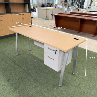 โต๊ะทำงานมีลิ้นชัก