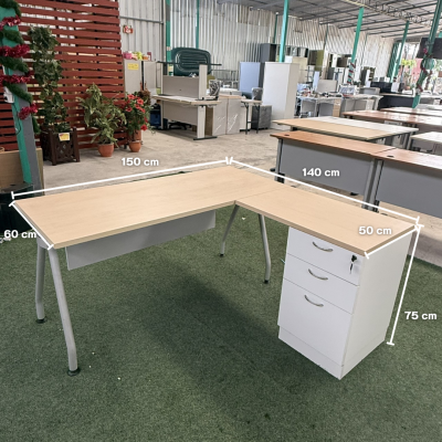 โต๊ะทำงานทรง L