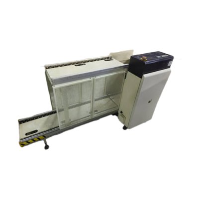 使用松下SMT卸料器。 使用松下SMT卸料器。