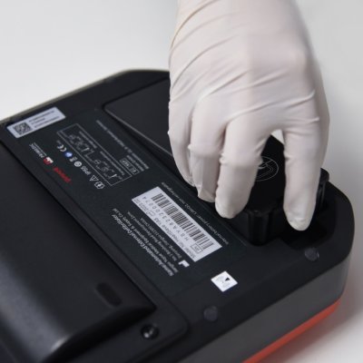 เครื่องกระตุกหัวใจด้วยไฟฟ้าแบบอัตโนมัติ (AED) Yuwell รุ่น HeartSave Y0 รับประกันศูนย์ไทย 2 ปี