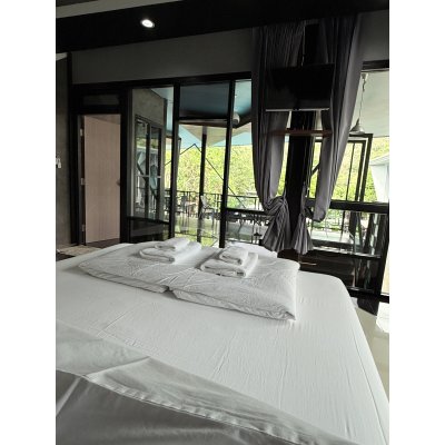 ห้องแจ่มจันทร์ 13-17