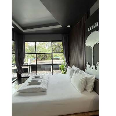 ห้องแจ่มจันทร์ 13-17