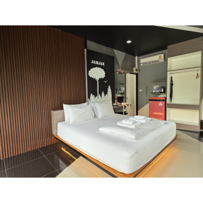 ห้องแจ่มจันทร์ 13-17