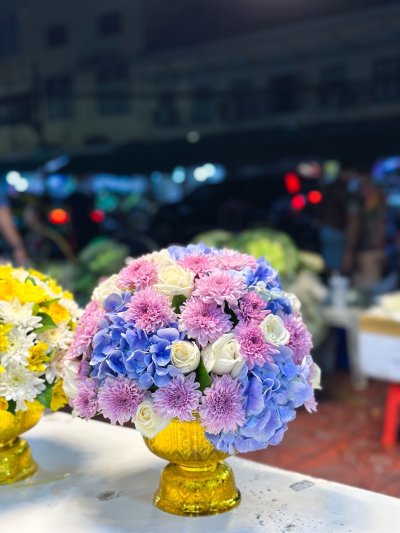 พานดอกไม้สด