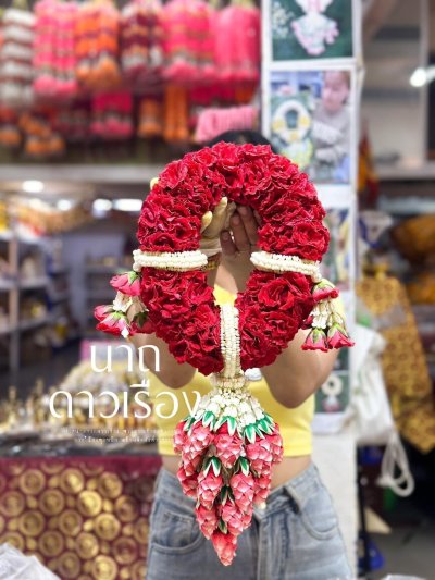 พวงมาลัยกุหลาบรัดข้อลักอุบะพุ่มดอกข่าสี(ลูกค้าเลือกสีได้8สี)อุบะพู่เล็กซ้ายขวา