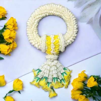 พวงมาลัยมะลิรัดข้อมาลัยแบนอุบะพุ่มสีเหลือง