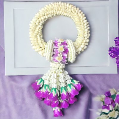 พวงมาลัยมะลิรัดข้อมาลัยแบนอุบะพุ่มสีม่วง