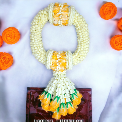 พวงมาลัยมะลิใหญ่รัดข้อมาลัยแบน2ตำแหน่งอุบะพุ่มสีส้ม