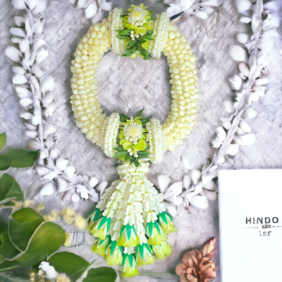 พวงมาลัยมะลิใหญ่รัดข้อมาลัยแบน2ตำแหน่งอุบะพุ่มสีเขียว