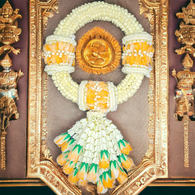 พวงมาลัยมะลิใหญ่รัดข้อมาลัยแบน3ตำแหน่งอุบะพุ่มสีส้ม