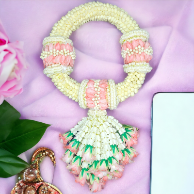 พวงมาลัยมะลิใหญ่รัดข้อมาลัยแบน3ตำแหน่งอุบะพุ่มสีชมพู