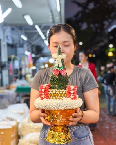 พานธูปเทียนแพรล้อมดอกพุดสี(ลูกค้าเลือกสีได้8สี)