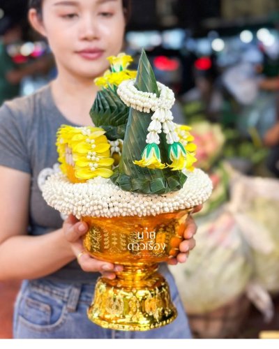 พานธูปเทียนแพรล้อมดอกพุดสี(ลูกค้าเลือกสีได้8สี)