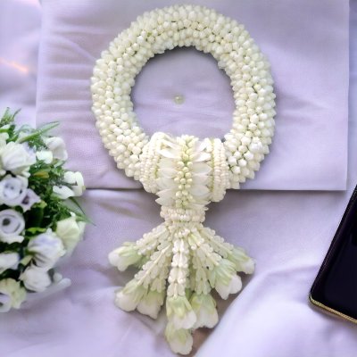 พวงมาลัยพุดใหญ่รัดข้อมาลัยแบนอุบพุ่มสี(ลูกค้าเลือกสีได้8สี)