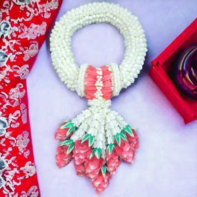 พวงมาลัยพุดใหญ่รัดข้อมาลัยแบนอุบพุ่มสี(ลูกค้าเลือกสีได้8สี)