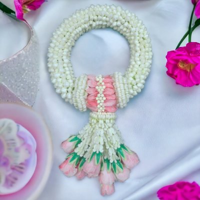 พวงมาลัยพุดใหญ่รัดข้อมาลัยแบนอุบพุ่มสี(ลูกค้าเลือกสีได้8สี)