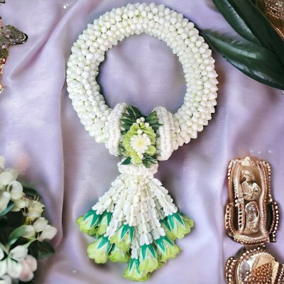 พวงมาลัยพุดใหญ่รัดข้อมาลัยแบนอุบพุ่มสี(ลูกค้าเลือกสีได้8สี)