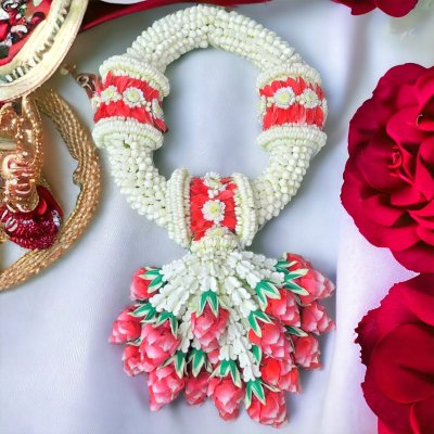 พวงมาลัยพุดใหญ่รัดข้อมาลัยแบน3ตำแหน่งอุบะพุ่มสี(ลูกค้าเลือกได้8สี)