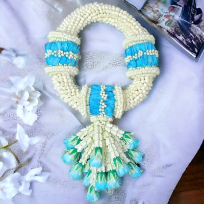 พวงมาลัยพุดใหญ่รัดข้อมาลัยแบน3ตำแหน่งอุบะพุ่มสี(ลูกค้าเลือกได้8สี)